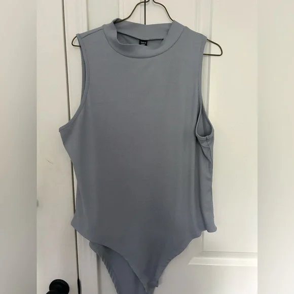 3 pack mock neck ribbed bodysuits - Picture 3 of 4